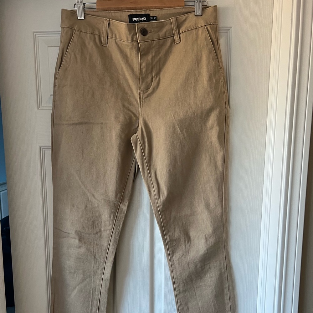 Mens RSQ (Tilly’s) khaki slim taper chinos Size 31x32